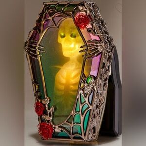 Bath & Body Works Ghostly Goblet Projector W/ 1 Wallflowers Fragrance Plug In